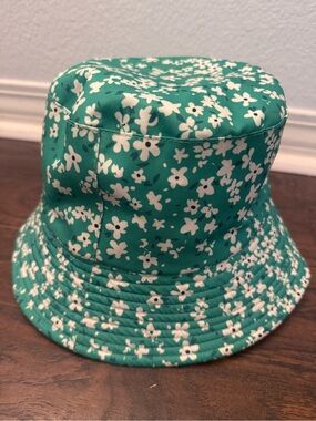 Ardene Kids Floral Bucket Hat in Teal and White